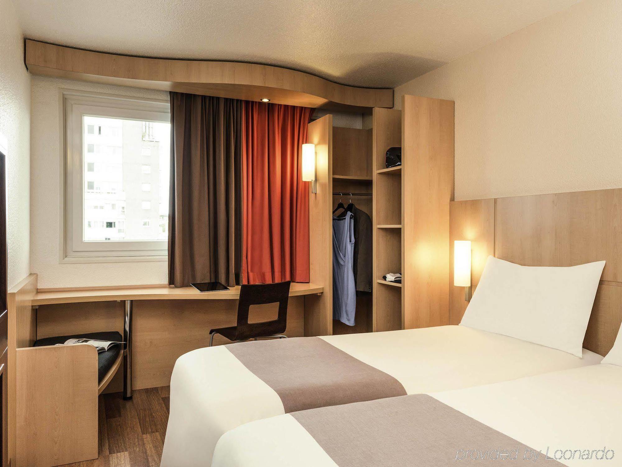 Ibis Paris Porte De Bagnolet Exteriör bild